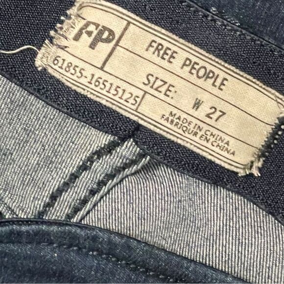 Free People Stretch Flare Jeans Size 27, dark blue denim. Pull-on no zip retro - Picture 3 of 12